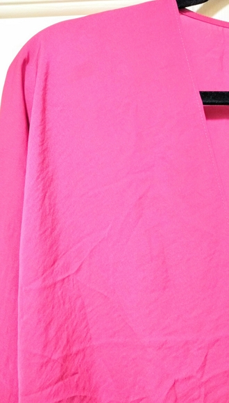 NWOT Vibrant Flowy Sleeve Top - Picture 3 of 16